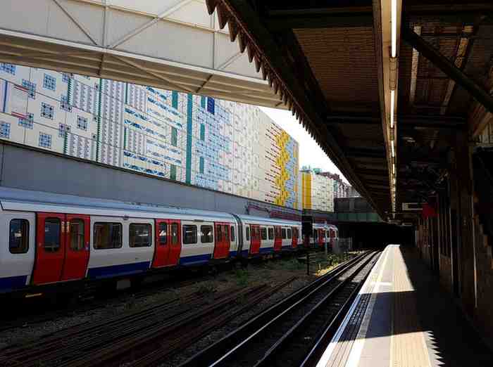 Taxi from Morden to Charing Cross Station